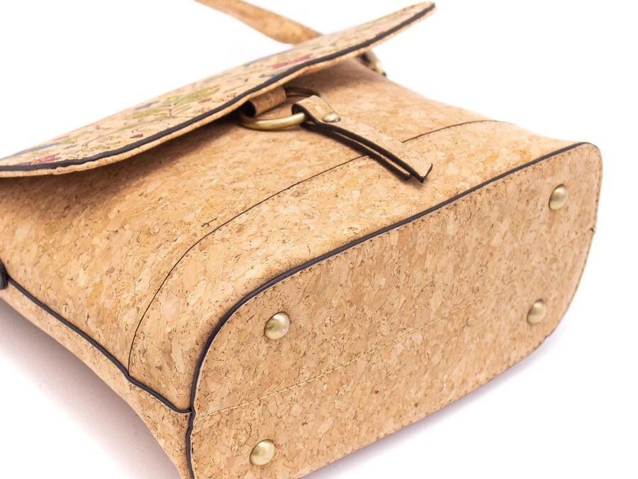 Cork Collection: Stylish Crossbody Bag and Matching Wallet Set