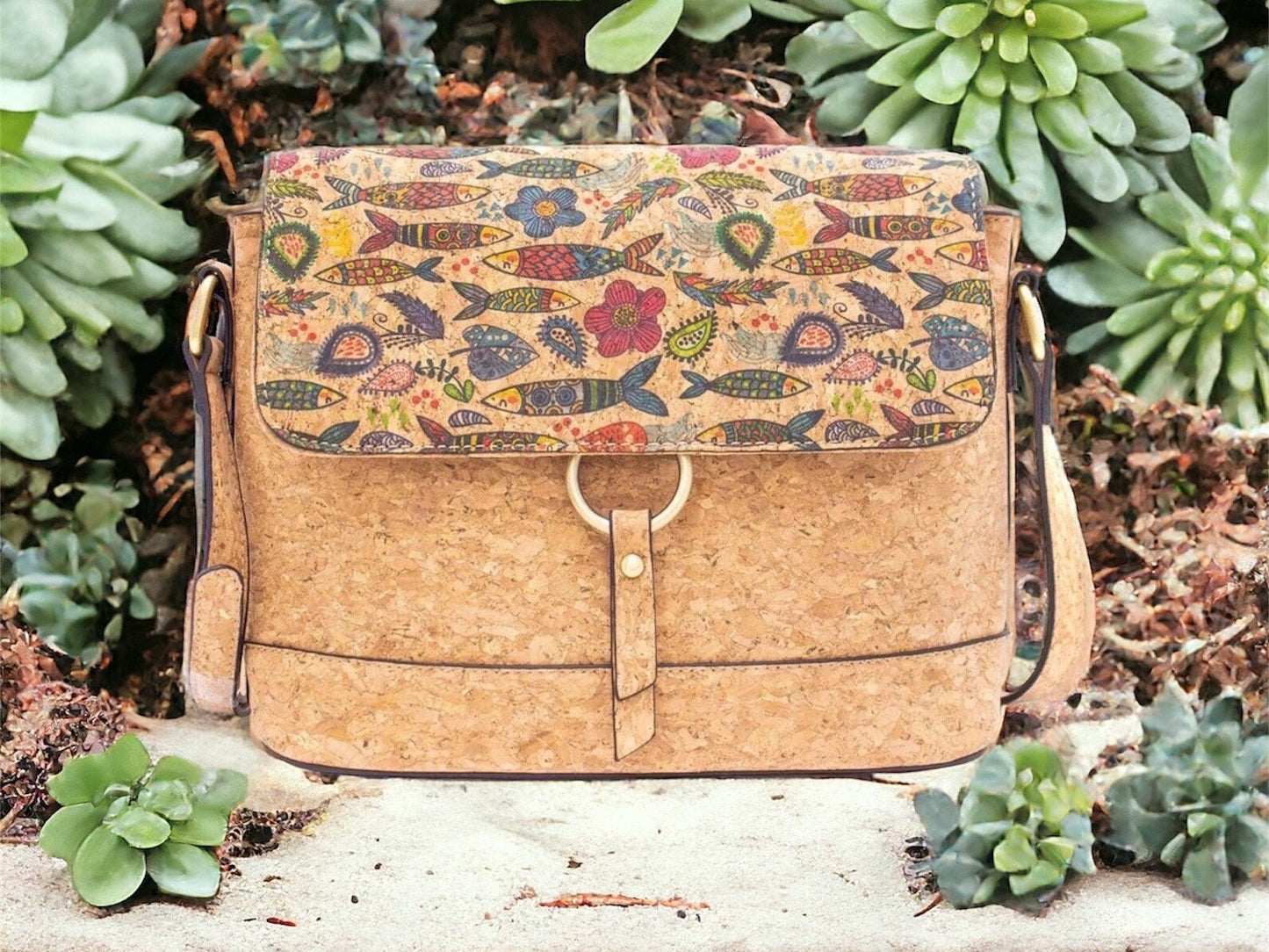 Stylish Natural Cork Leather Crossbody Bag for Eco-Conscious Fashionistas